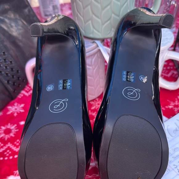 Chinese Laundry Black High Heeled Pumps - Picture 4 of 7